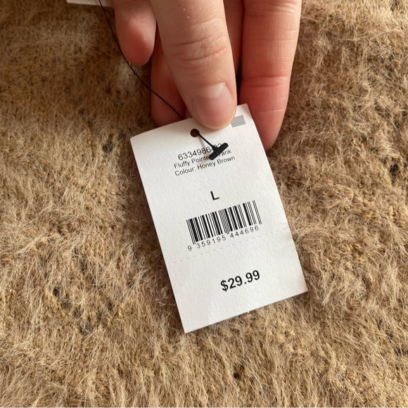 NWT Cotton on body Tan fuzzy v-neck tank size large - Picture 10 of 11